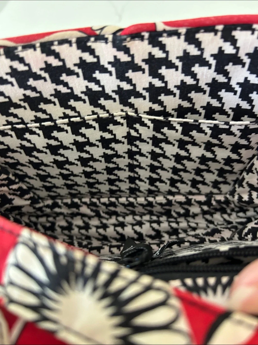 Vera Bradley Deco Daisy Quilted Crossbody Bag - Picture 4 of 12